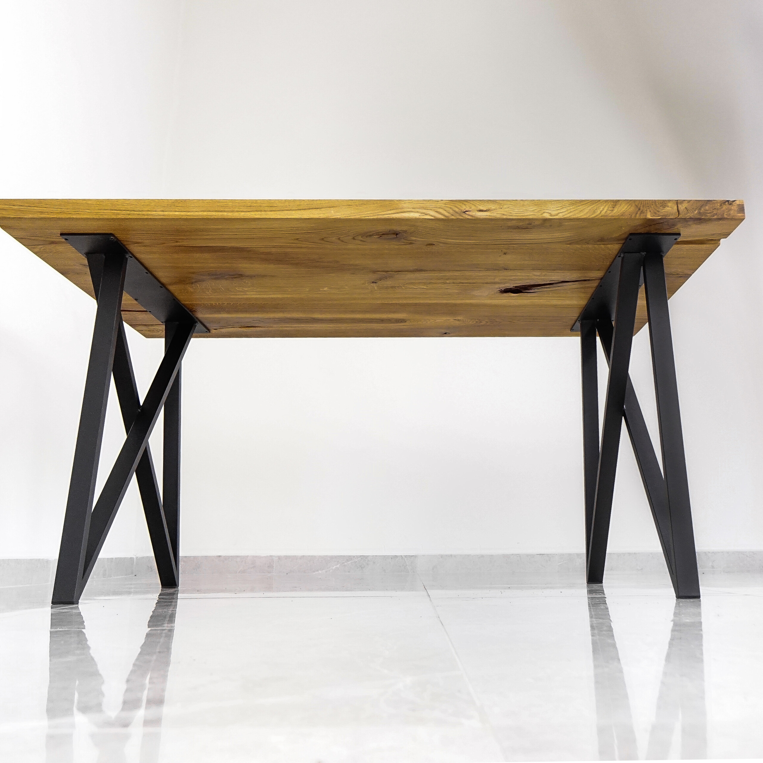 Metallist lauajalg Lot