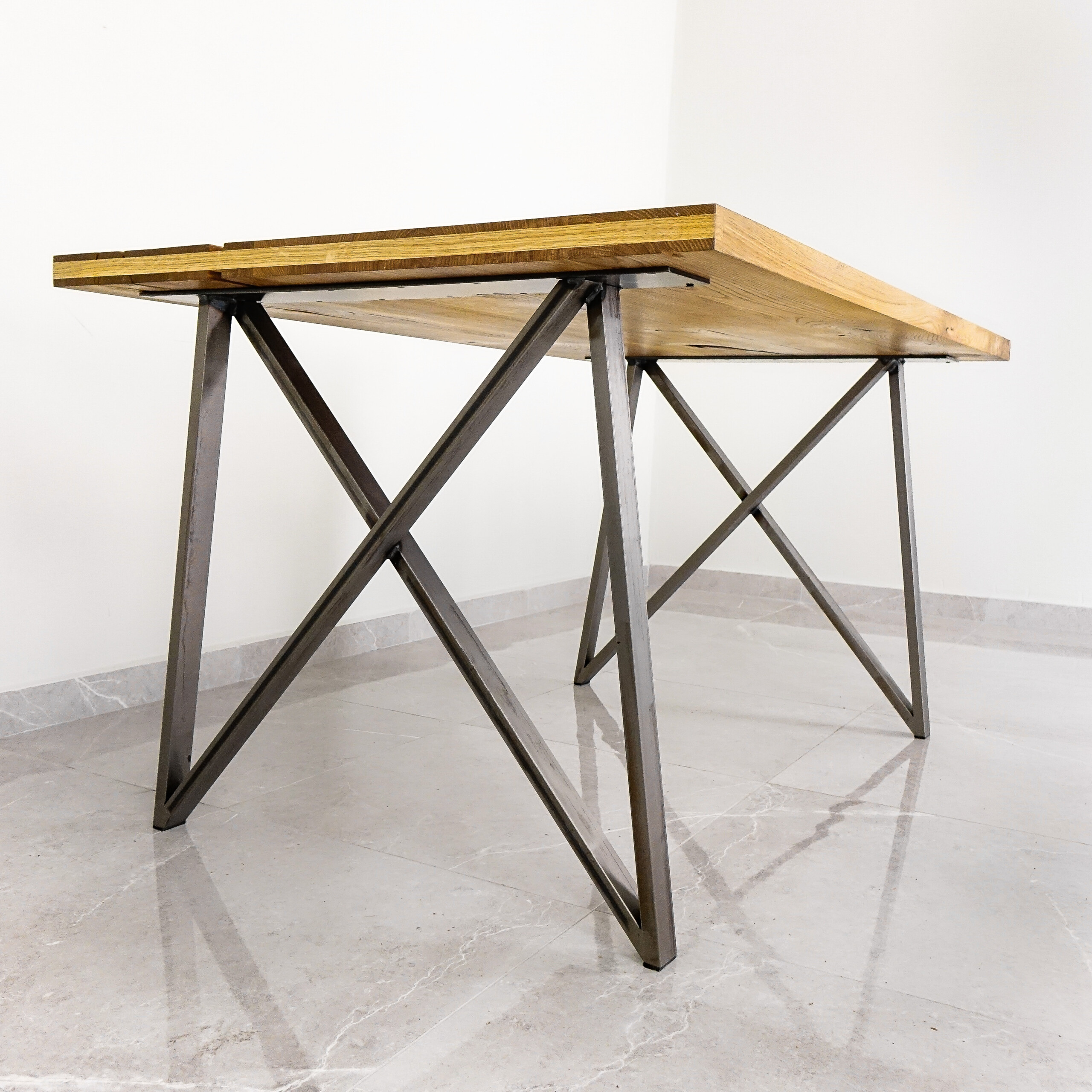 Terasest lauajalg Lot